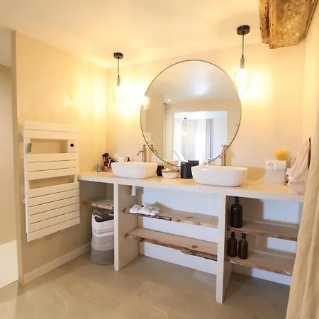 Maison - La Boheme アパート ボープレオー＝アン＝モージュ